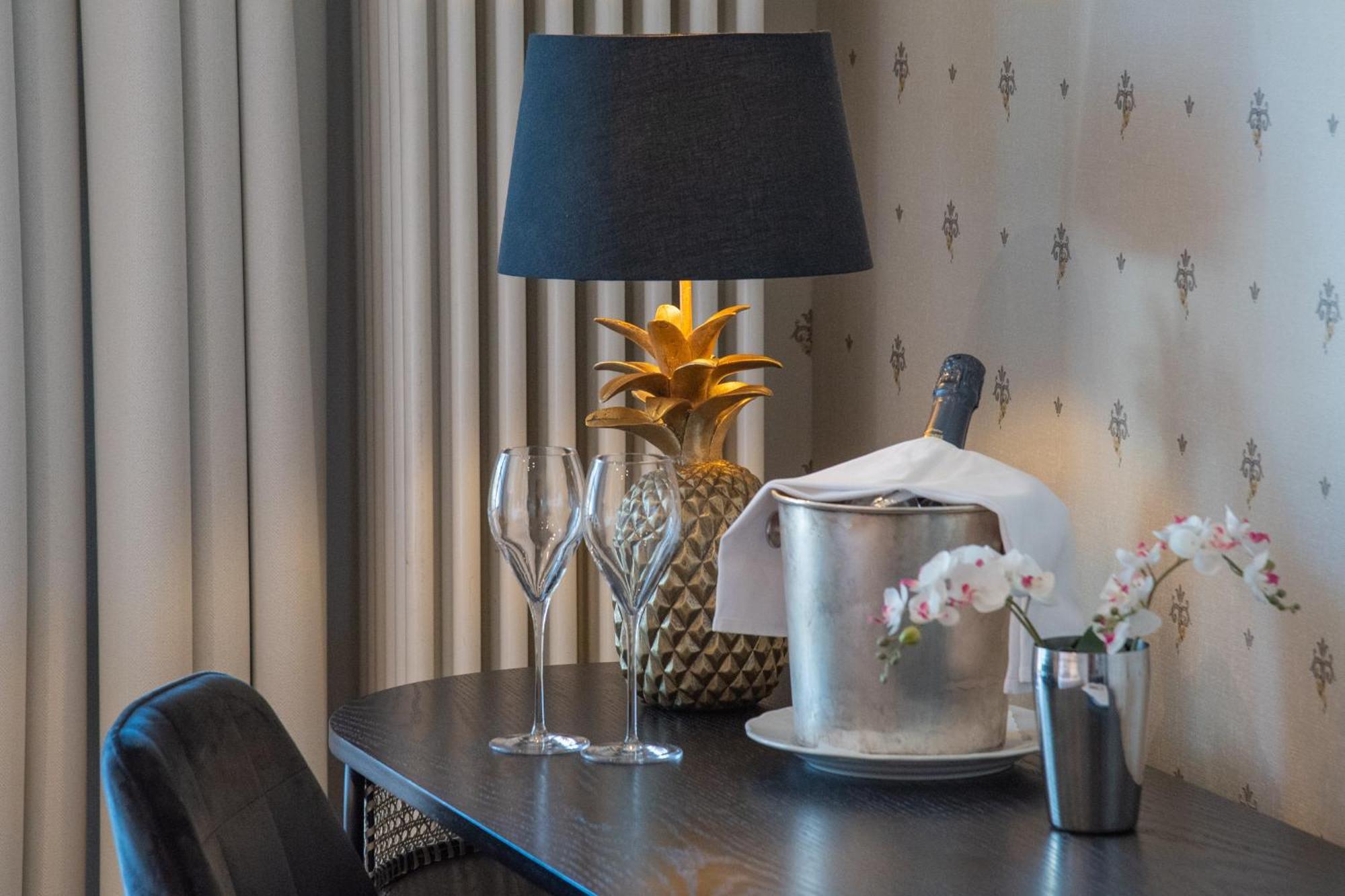 Hotel Restaurant Vinothek Lamm Bad Herrenalb Bagian luar foto