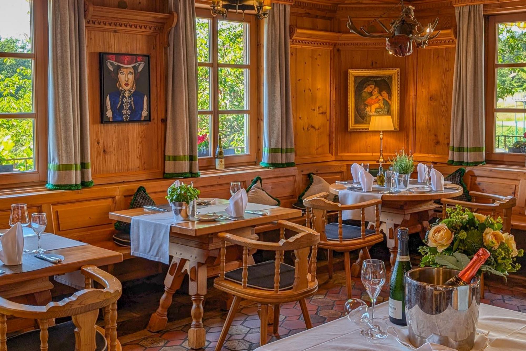 Hotel Restaurant Vinothek Lamm Bad Herrenalb Bagian luar foto