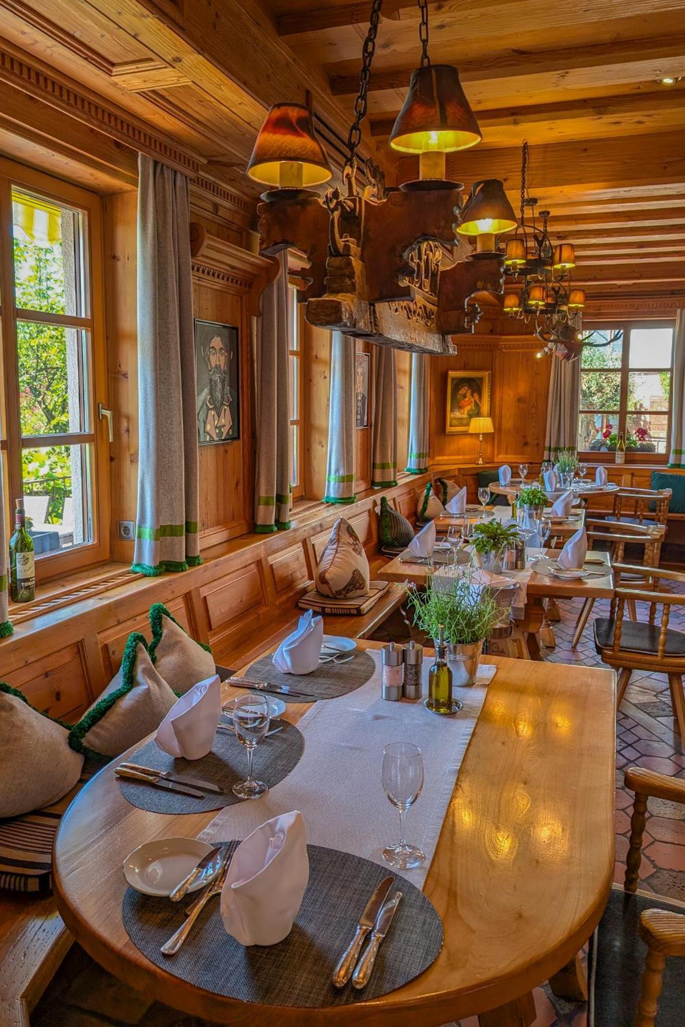 Hotel Restaurant Vinothek Lamm Bad Herrenalb Bagian luar foto