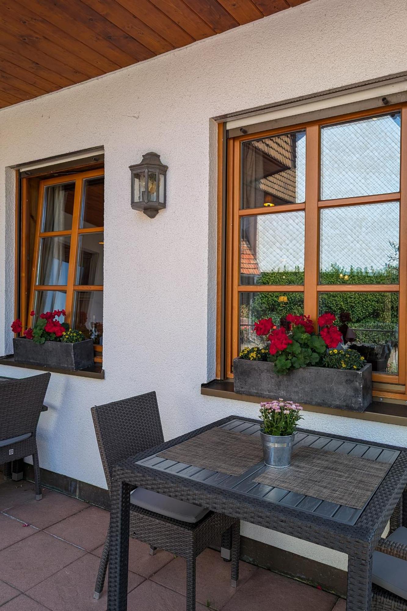 Hotel Restaurant Vinothek Lamm Bad Herrenalb Bagian luar foto