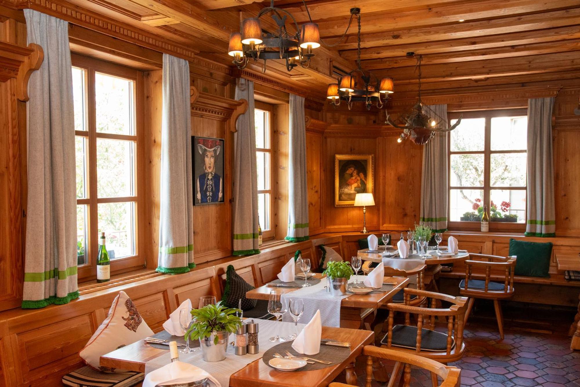 Hotel Restaurant Vinothek Lamm Bad Herrenalb Bagian luar foto