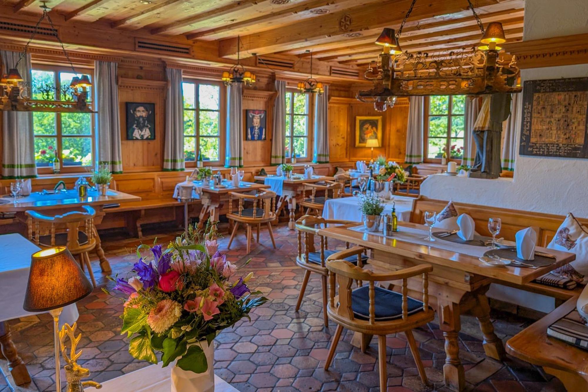 Hotel Restaurant Vinothek Lamm Bad Herrenalb Bagian luar foto