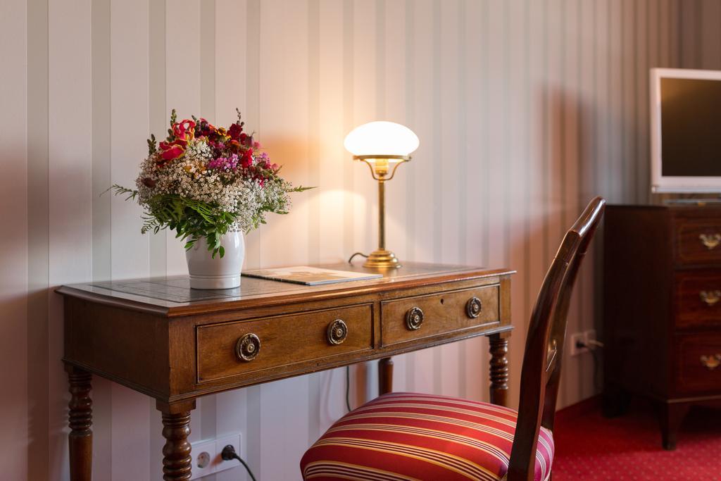 Hotel Restaurant Vinothek Lamm Bad Herrenalb Bagian luar foto
