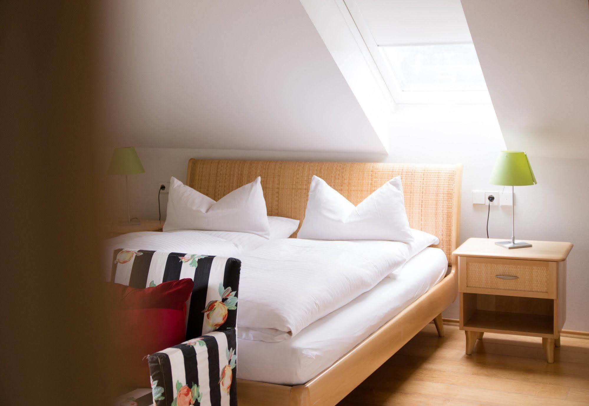 Hotel Restaurant Vinothek Lamm Bad Herrenalb Bagian luar foto