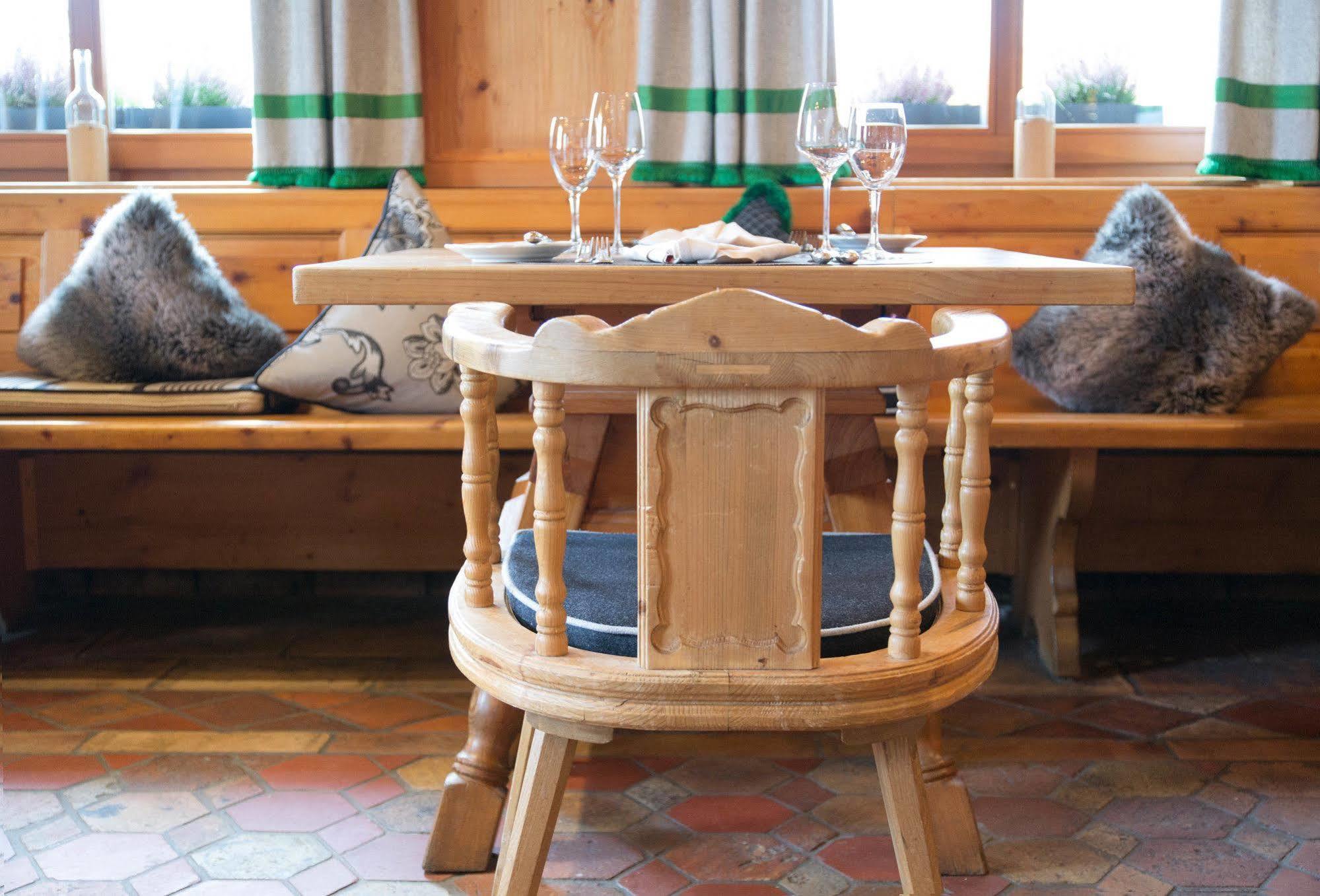 Hotel Restaurant Vinothek Lamm Bad Herrenalb Bagian luar foto